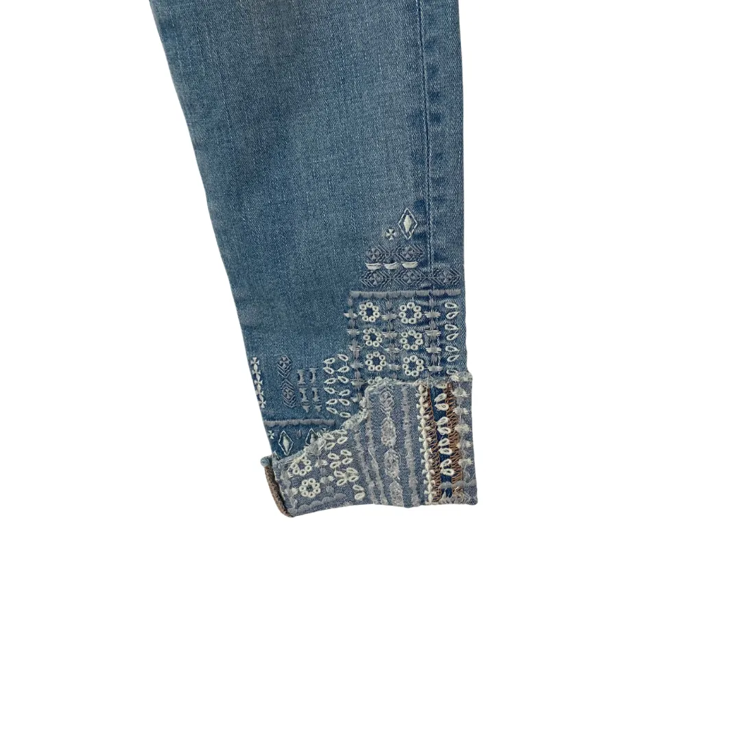 American Eagle Light Blue Denim White Embroidered Jeggings | Gently Used |