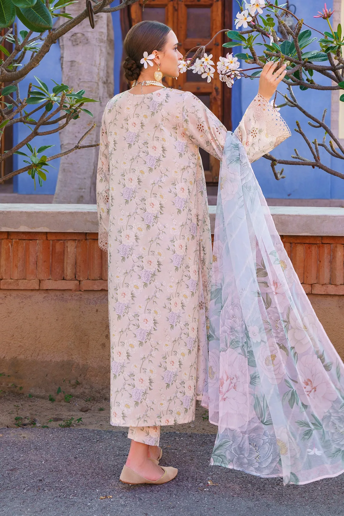EMBROIDERED PRINTED LAWN UF-591