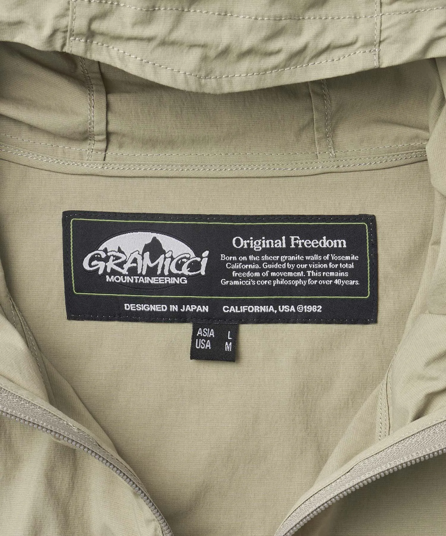 Gramicci Softshell Nylon Hooded Jacket