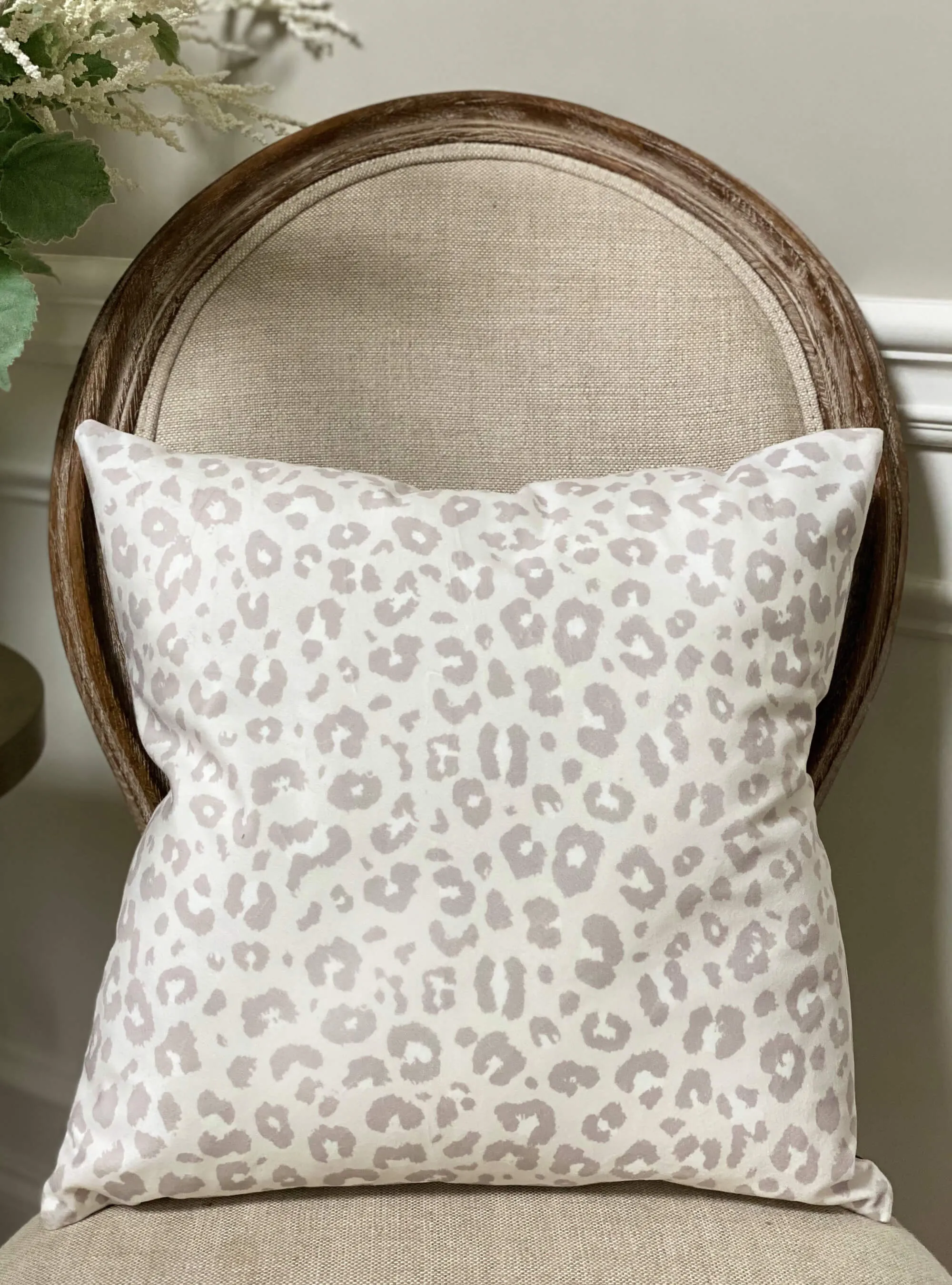 Leopard Print Cushions - 16" Throw Pillow With Heart Zipper