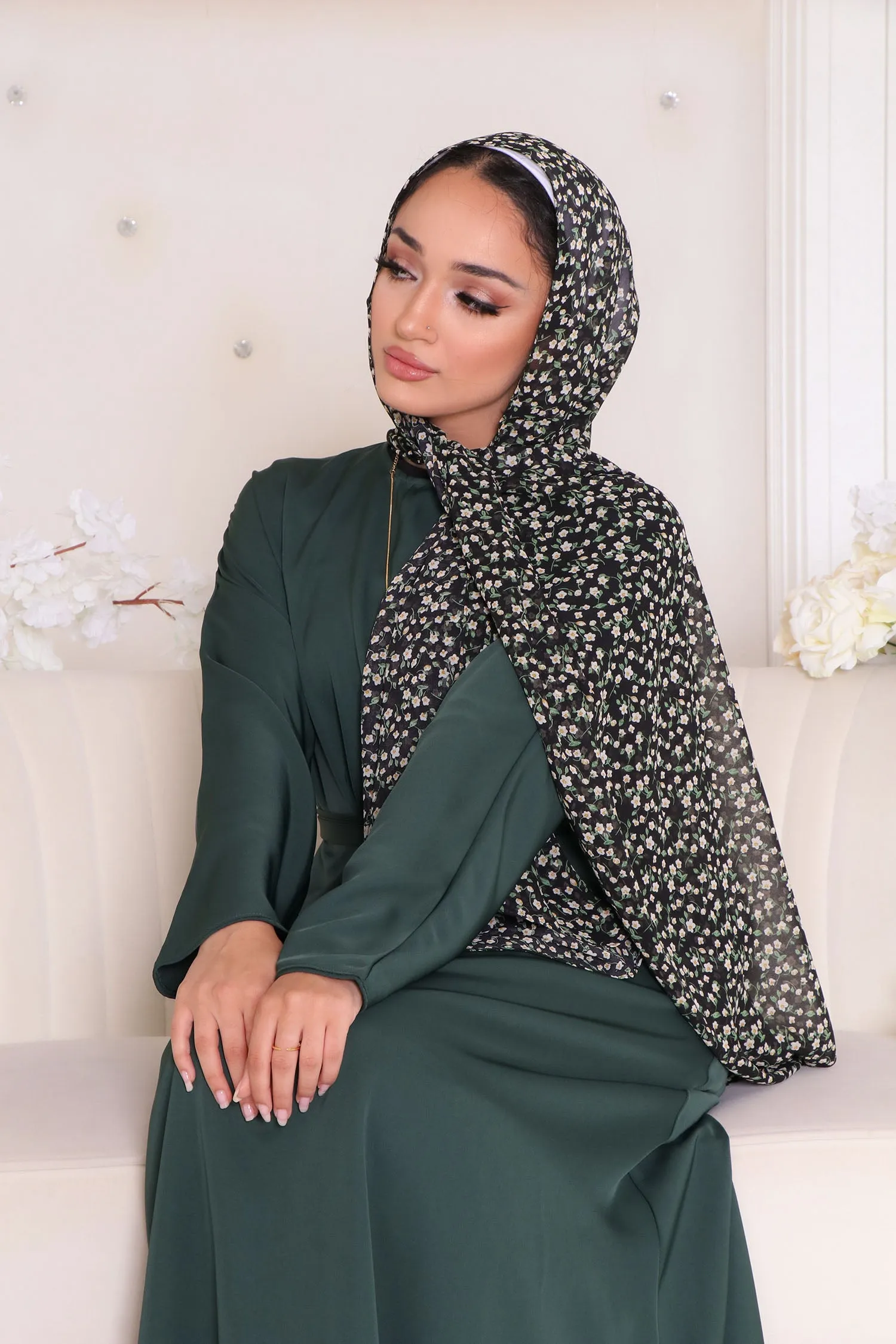 Rhea Essential Closed Abaya- Dark Green